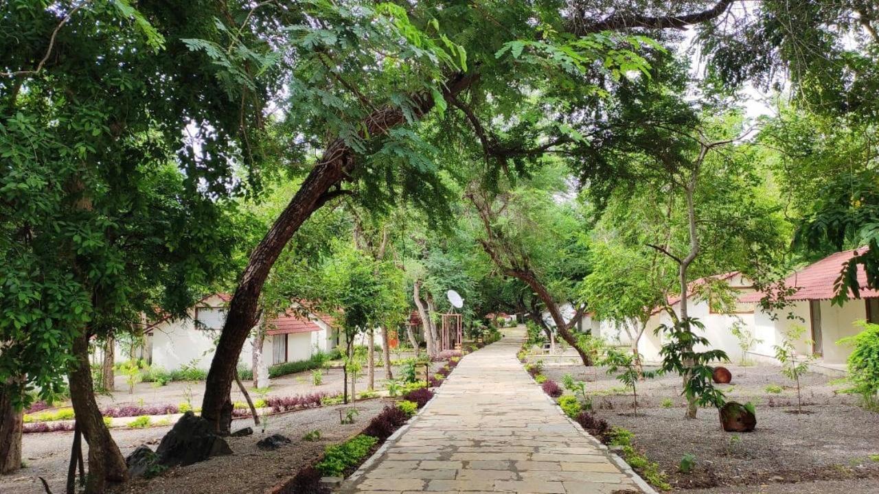 Aranya Vilas - A Nature Resort Udaipur Exterior foto